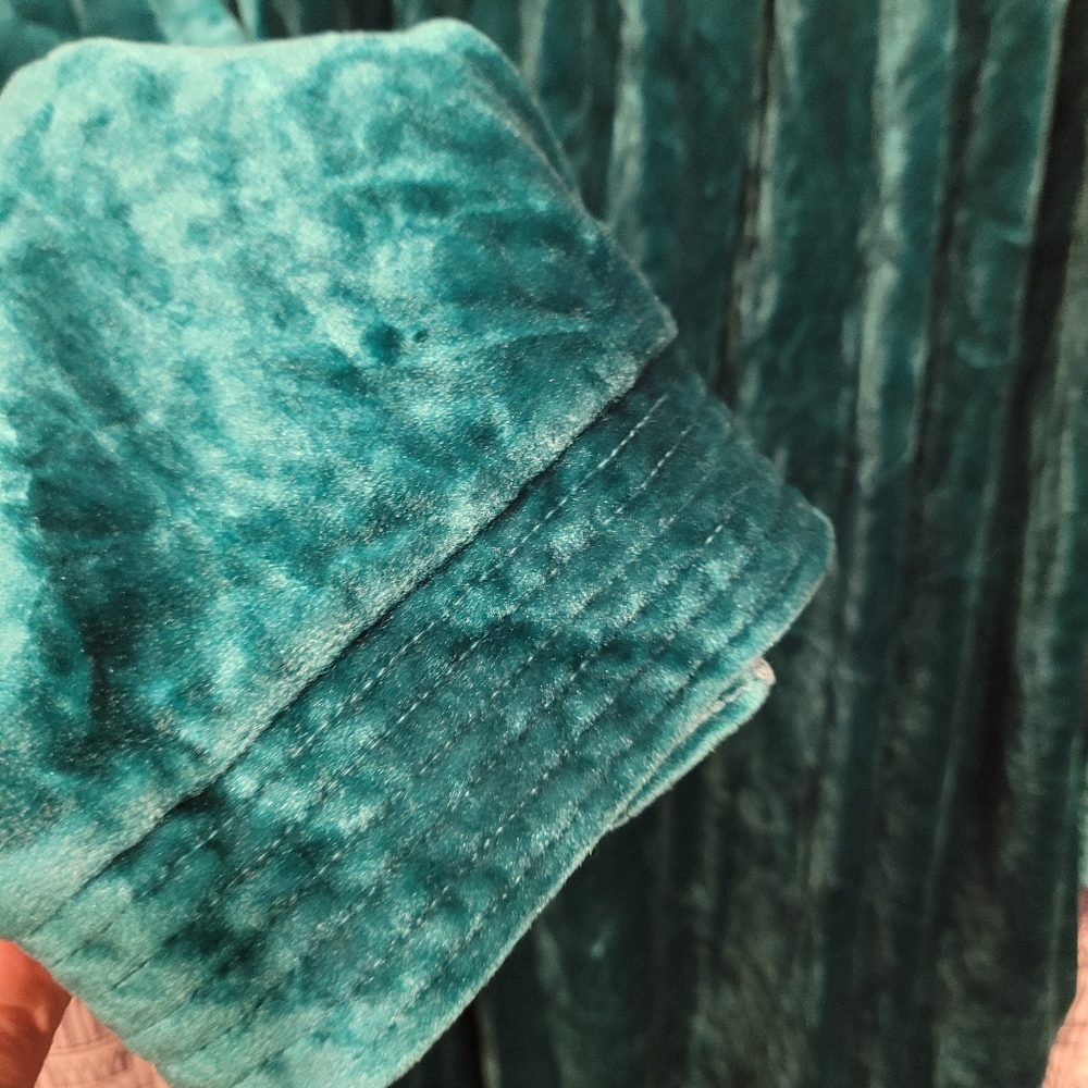 Vintage Emerald Green Velvet SFAntastic Sacks Fifth Avenue Nightgown Housecoat - Picture 8 of 10